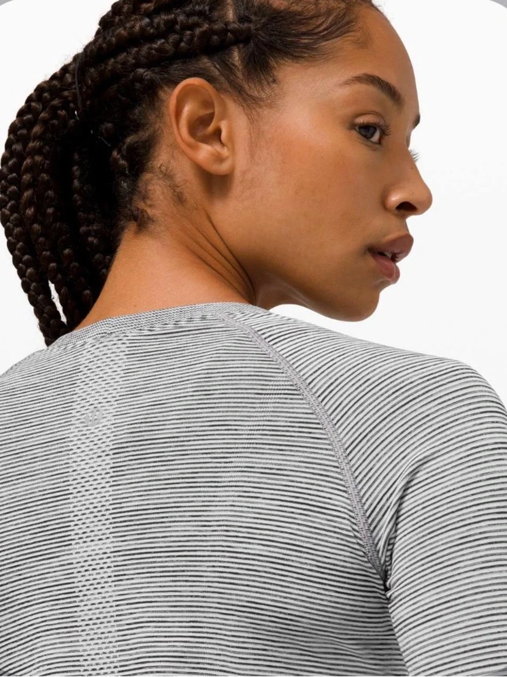 Lululemon Swiftly Tech Long Sleeve 2.0 Wee Are From Space White Sz 6 HIP Length